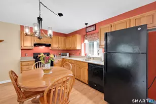 103 Wyndemere Ct, South Windsor, CT 06074 - Photo 5