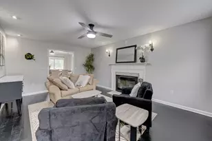 137 Hollyberry Ln, Plainville, CT 06062 - Photo 7