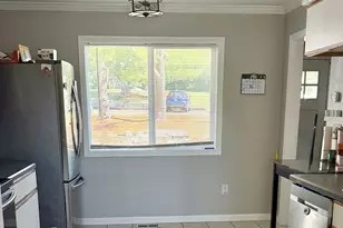 11 Lilac Dr, Seymour, CT 06483 - Photo 7