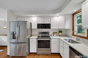 120 Fairway Dr, Meriden, CT 06450 - Photo 17