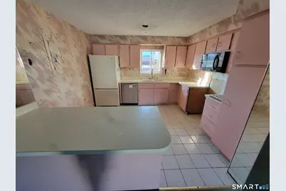 225 West Walk #225, West Haven, CT 06516 - Photo 7