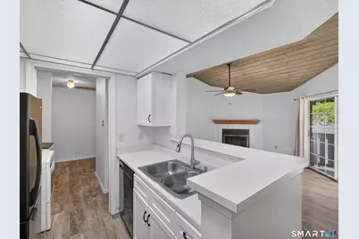23 Chase Oak Court #18, Groton, CT 06340 - Photo 11