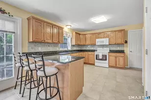 11 Jeanetti Dr, Derby, CT 06418 - Photo 11