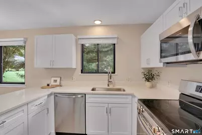 972 Heritage Village #B, Southbury, CT 06488 - Photo 9