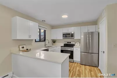 972 Heritage Village #B, Southbury, CT 06488 - Photo 5