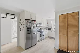 72 Evergreene, Wallingford, CT 06492 - Photo 3