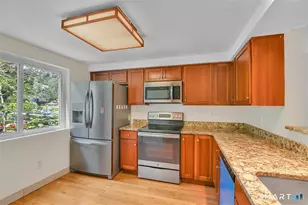 10 Valley Run Dr, Cromwell, CT 06416 - Photo 3