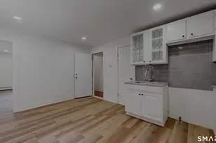 24 Bond St, Hartford, CT 06114 - Photo 7