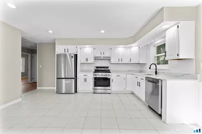 110 Minturn Road, Bridgeport, CT 06606 - Photo 17
