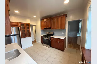293 Beechmont Avenue #2nd floor, Bridgeport, CT 06606 - Photo 5