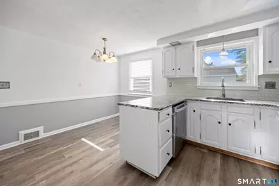 39 Whiteside Street, Newington, CT 06111 - Photo 9