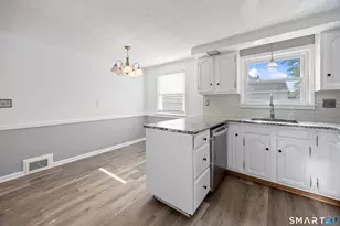 39 Whiteside St, Newington, CT 06111 - Photo 9
