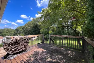 2 Johnnie Ct, Ledyard, CT 06339 - Photo 9