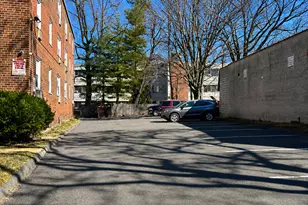 18 Sherman St, Hartford, CT 06105 - Photo 3