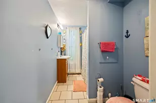 2 Hazel St, Waterbury, CT 06704 - Photo 7