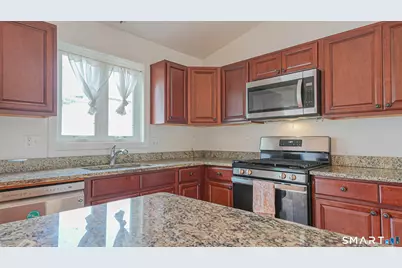 45 Daytona Street, West Haven, CT 06516 - Photo 3