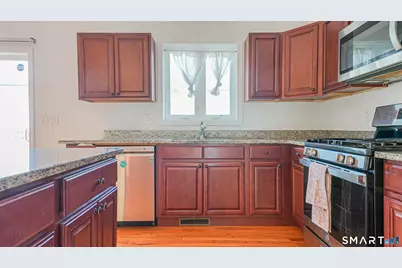 45 Daytona Street, West Haven, CT 06516 - Photo 5