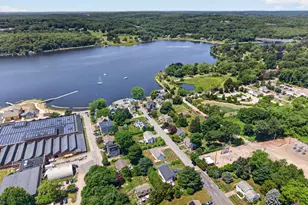 8 Pleasant St, Stonington, CT 06355 - Photo 37