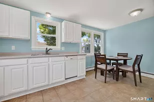 8 Pleasant St, Stonington, CT 06355 - Photo 11