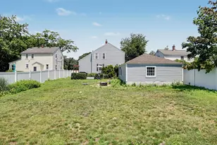 43 Glendale Rd, Stratford, CT 06614 - Photo 5