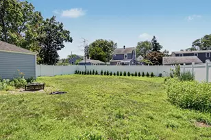 43 Glendale Rd, Stratford, CT 06614 - Photo 3