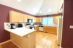 11 Trout Brook Cir, Newtown, CT 06470 - Photo 17