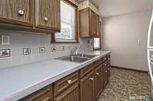 53 Raycroft St, Milford, CT 06461 - Photo 17