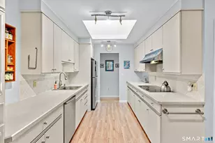 16 E Maxwell Dr, West Hartford, CT 06107 - Photo 17