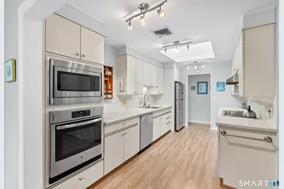 16 East Maxwell Drive, West Hartford, CT 06107 - Photo 19
