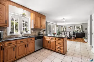 187 Cariati Blvd, Meriden, CT 06451 - Photo 9