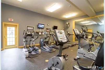 28 Woodcrest Lane #28, Danbury, CT 06810 - Photo 33