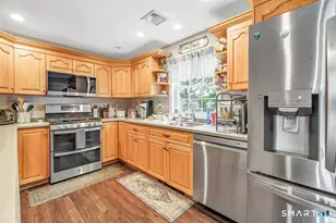 150 Old Town Dr, Stratford, CT 06614 - Photo 9