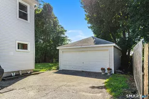 137 Fairlawn Ave, Waterbury, CT 06705 - Photo 33
