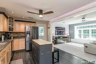 541 George Washington Rd, Enfield, CT 06082 - Photo 9