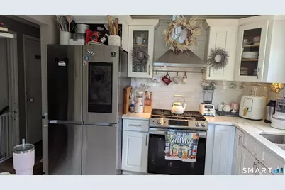 282 Lakeside Drive, Bridgeport, CT 06606 - Photo 11