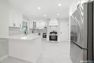 210 Colony Rd, New Haven, CT 06511 - Photo 11