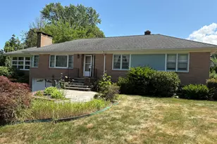 18 Four Rod Rd, Hamden, CT 06514 - Photo 1