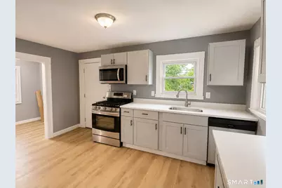 205-B Laurel Street, Hartford, CT 06105 - Photo 5
