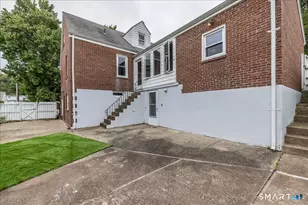 35 Cove St, West Haven, CT 06516 - Photo 33