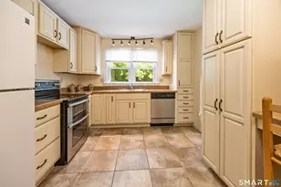 44 Williamsburg Dr, Cheshire, CT 06410 - Photo 9