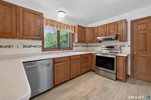 7 Massapeag Point Rd, Montville, CT 06382 - Photo 11