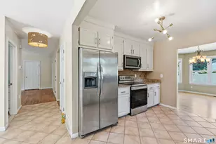 86 Beth Ann Cir, Meriden, CT 06450 - Photo 7
