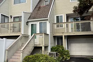 15 Peddlars Dr, Branford, CT 06405 - Photo 1