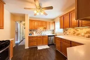 33 Salem Rd, East Hartford, CT 06118 - Photo 7