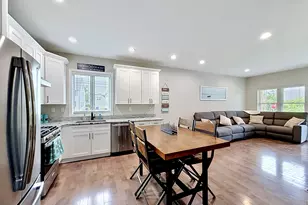 21 Birge Ave, Windsor Locks, CT 06096 - Photo 5