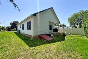 21 Birge Ave, Windsor Locks, CT 06096 - Photo 19