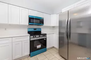37 Enfield St, Hartford, CT 06112 - Photo 9