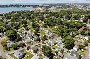 17 Charles St, Stamford, CT 06902 - Photo 3
