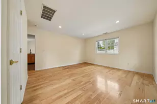 17 Charles St, Stamford, CT 06902 - Photo 7