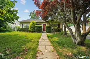 17 Charles St, Stamford, CT 06902 - Photo 5